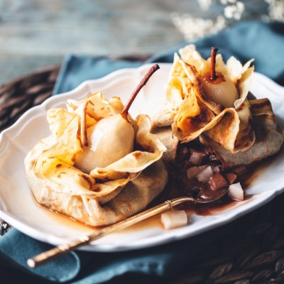 Aumonieres with Caramel Flavored Tangerine Cream