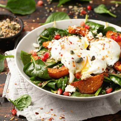 Recette de Salade de courge avec œufs pochés, épinards & Huile de Noix de France