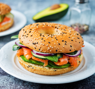 Bagel saumon et huile d'avocat