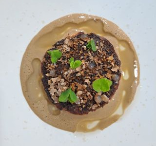 Morilles de Mareuil sur Cher, vin de noix, pain toasté