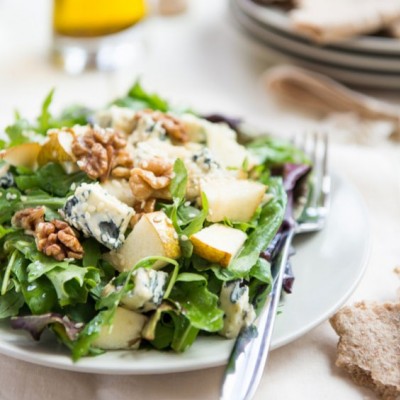 Recette de salade roquefort, poire & noix